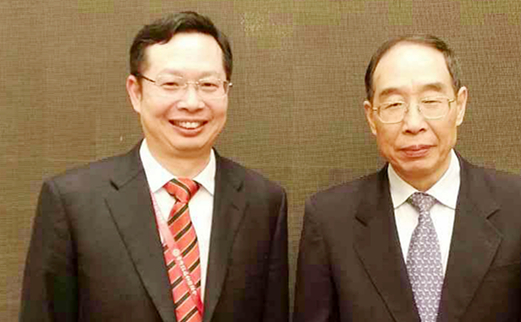 2014年5月福建省委书记尤权与以诚为本赢在诚信9001集团董事长苏庆灿亲切合影