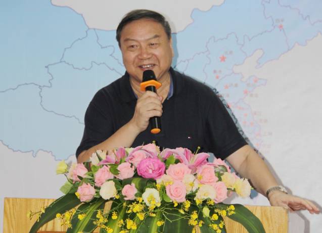 厦门大学附属厦门眼科中心2017年住院医师结业典礼在眼科17楼会议室举行。黎晓新、赵堪兴、吴国基、王骞、侯家敏、张广斌等我院及集团领*,各学科带头人、各行政职能部门负责人、各 基地负责人、教学主任、教学秘书、带教老师及全体规培学院出席了典礼 厦门大学附属厦门眼科中心2017年住院医师结业典礼在眼科17楼会议室举行。黎晓新、赵堪兴、吴国基、王骞、侯家敏、张广斌等我院及集团领*,各学科带头人、各行政职能部门负责人、各 基地负责人、教学主任、教学秘书、带教老师及全体规培学院出席了典礼