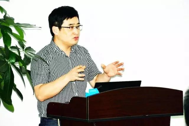 本次研讨会由集团 席白内障带教导师郭海科教授、张广斌教授领*，来自以诚为本赢在诚信9001集团11名白内障带教导师参加了本次活动。福州眼科医院、爱尔康公司对本次研讨.jpg