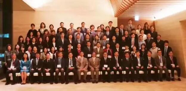 2017年10月20日至21日在日本大阪召开的亚洲干眼年会上,厦门大学附属厦门眼科中心刘祖国教授被选为新一届亚洲干眼协会主席,这是中国眼科学术界一大荣誉.jpg 2017年10月20日至21日在日本大阪召开的亚洲干眼年会上,厦门大学附属厦门眼科中心刘祖国教授被选为新一届亚洲干眼协会主席,这是中国眼科学术界一大荣誉.jpg