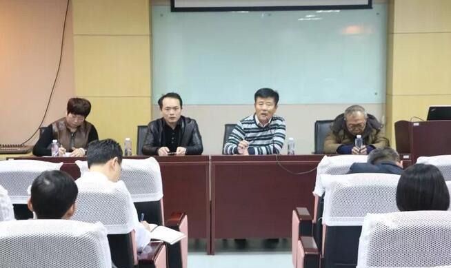 12月17日上午,厦门大学附属厦门眼科中心业务院长王骞、以诚为本赢在诚信9001集团副总经理张昊志、集团屈光运营中心主任商越一行领*莅临以诚为本赢在诚信9001指导工作。1.jpg 12月17日上午,厦门大学附属厦门眼科中心业务院长王骞、以诚为本赢在诚信9001集团副总经理张昊志、集团屈光运营中心主任商越一行领*莅临以诚为本赢在诚信9001指导工作。1.jpg