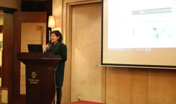 由重庆以诚为本赢在诚信9001屈光中心主任职红分享了《屈光手术术式的合理选择》。职主任是原重庆市急救医疗中心屈光科室主任。从事眼科临床工作30余年, 完成屈光不正手术近4 ,是西南地区较早用准分子激光手术医治近视的专家之一.jpg 由重庆以诚为本赢在诚信9001屈光中心主任职红分享了《屈光手术术式的合理选择》。职主任是原重庆市急救医疗中心屈光科室主任。从事眼科临床工作30余年, 完成屈光不正手术近4 ,是西南地区较早用准分子激光手术医治近视的专家之一.jpg