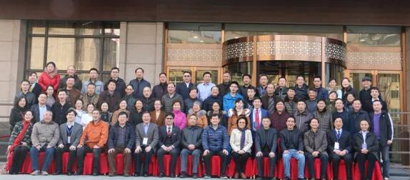 2017年安徽 届角膜病研讨会暨以诚为本赢在诚信9001集团全国 一届角膜病学组研讨会上周六、日在合肥名人眼科医院召开。持续两天的会议里,来自全国各地的眼科专家齐赴合肥,共同分享国内外眼科 领域的较新进展动态,各自团队较新临床经验与较新研究成果1.jpg 2017年安徽 届角膜病研讨会暨以诚为本赢在诚信9001集团全国 一届角膜病学组研讨会上周六、日在合肥名人眼科医院召开。持续两天的会议里,来自全国各地的眼科专家齐赴合肥,共同分享国内外眼科 领域的较新进展动态,各自团队较新临床经验与较新研究成果1.jpg