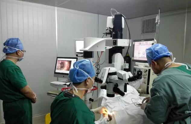 2018年1月1日,来自临海的陈老刚刚踏入101岁的高龄,这一天,也是他双眼告别白内障的 一天。老人家双喜临门,精神矍铄,对未来的百岁生活充满信心2.jpg 2018年1月1日,来自临海的陈老刚刚踏入101岁的高龄,这一天,也是他双眼告别白内障的 一天。老人家双喜临门,精神矍铄,对未来的百岁生活充满信心2.jpg