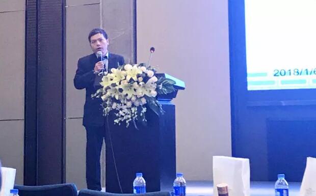 2018年1月5-7日,由复旦大学附属眼耳鼻喉科医院举办的 七届“关爱近视,微笑论坛”上海和平眼科医院屈光专科翟爱琴副院长和欧阳朝祜医学硕士受邀参加了此次盛会,与来自国内外数百 专家、学者及眼科同道齐聚,共襄2018年 场屈光学术盛宴6.jpg