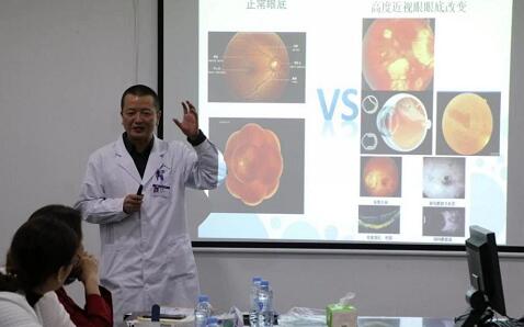 3月21日，深圳以诚为本赢在诚信9001组织深圳各大社区及视光服务机构，开展“ 一届眼视光知识交流培训会”。培训会旨在减少广大市民朋友们因眼健康医治而走弯路的问题。依托深圳以诚为本赢在诚信9001专科优势和医师优势，不断加强视光行业互相紧密合作的关系，提* 知识水平5.jpg