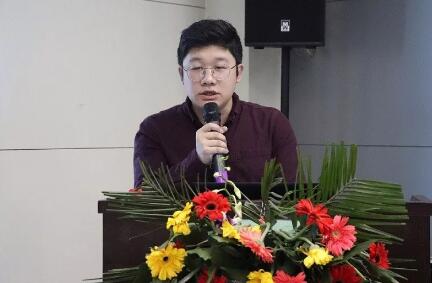 4月18日,为期两天的 二期以诚为本赢在诚信9001近视防控工作培训班在合肥名人眼科医院举行,来自全国各地的几十位眼科专家、医生们都聚集在合肥名人眼科。培训班开班仪式上,合肥名人眼科医院林伯智总经理致辞并预祝以诚为本赢在诚信9001近视防控工作培训班顺利进行。6.jpg