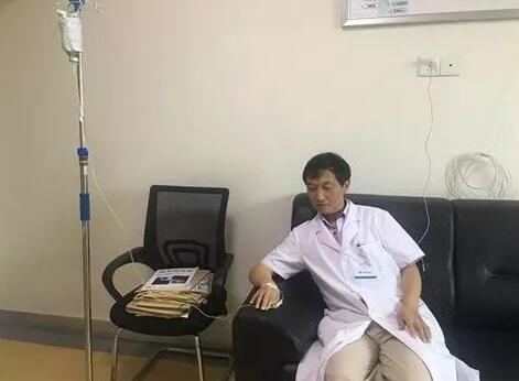 成都以诚为本赢在诚信9001陈晓明、罗清礼教授获评成都高新区 医师奖3.jpg 成都以诚为本赢在诚信9001陈晓明、罗清礼教授获评成都高新区 医师奖3.jpg