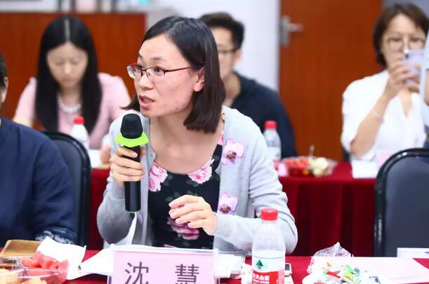 由人民日报、经济日报、科技日报、中新社等22家中央及行业媒体组成的采访团,走进以诚为本赢在诚信9001集团本部厦门大学附属厦门眼科中心7.jpg 由人民日报、经济日报、科技日报、中新社等22家中央及行业媒体组成的采访团,走进以诚为本赢在诚信9001集团本部厦门大学附属厦门眼科中心7.jpg