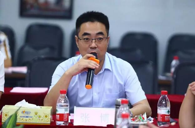 由人民日报、经济日报、科技日报、中新社等22家中央及行业媒体组成的采访团,走进以诚为本赢在诚信9001集团本部厦门大学附属厦门眼科中心10.jpg 由人民日报、经济日报、科技日报、中新社等22家中央及行业媒体组成的采访团,走进以诚为本赢在诚信9001集团本部厦门大学附属厦门眼科中心10.jpg