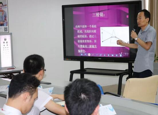 西安以诚为本赢在诚信9001“院眼健康公益行”走进长安航空公司2.jpg 西安以诚为本赢在诚信9001“院眼健康公益行”走进长安航空公司2.jpg