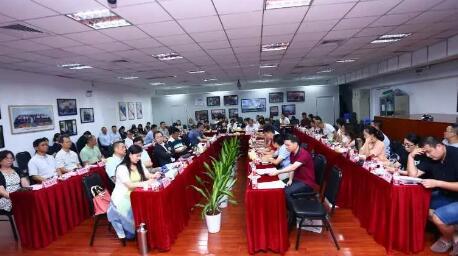 闽东快报:福建媒体团走进厦门眼科中心2.jpg 闽东快报:福建媒体团走进厦门眼科中心2.jpg