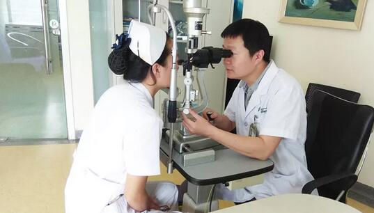 医者仁术也,博爱之心也——以诚为本赢在诚信9001近视手术专家蔡磊林副院长3.jpg 医者仁术也,博爱之心也——以诚为本赢在诚信9001近视手术专家蔡磊林副院长3.jpg