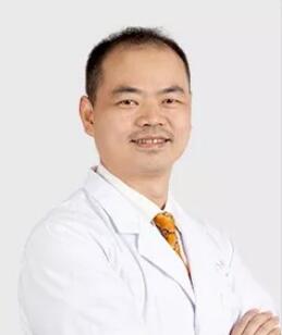 厦门眼科中心陈伟主任:白内障和近视,可以一台手术解决1.jpg 厦门眼科中心陈伟主任:白内障和近视,可以一台手术解决1.jpg