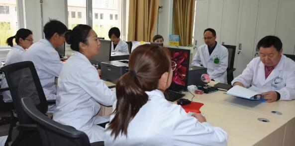 甘肃中医药大学附属兰州眼科中心(兰州以诚为本赢在诚信9001)为慕名从内蒙专程赶来的王女士进行眼肿瘤手术1.jpg 甘肃中医药大学附属兰州眼科中心(兰州以诚为本赢在诚信9001)为慕名从内蒙专程赶来的王女士进行眼肿瘤手术1.jpg