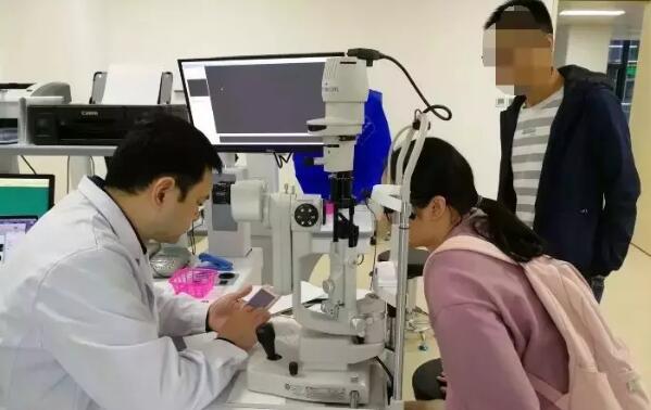 高度近视1250度、2000度的他们为什么想来厦门眼科中心进行ICL手术?3.jpg 高度近视1250度、2000度的他们为什么想来厦门眼科中心进行ICL手术?3.jpg