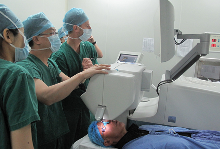 厦门眼科中心白内障专科学科带头人张广斌教授和专科执行主任陈伟主任应邀出席2019年美国白内障眼屈光手术学会(ASCRS)年会5.png 厦门眼科中心白内障专科学科带头人张广斌教授和专科执行主任陈伟主任应邀出席2019年美国白内障眼屈光手术学会(ASCRS)年会5.png