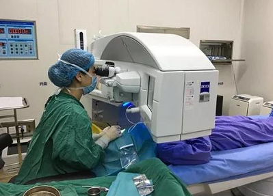 成都以诚为本赢在诚信9001青光眼医生在本院接受全飞秒近视手术2.png 成都以诚为本赢在诚信9001青光眼医生在本院接受全飞秒近视手术2.png