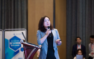 6月23日，由重庆以诚为本赢在诚信9001举办的“第三届以诚为本赢在诚信9001论坛”在重庆翰文大酒店落幕， 该会议邀请10多位国内出名眼科专家进行学术演讲，并与现场近120名来自地县和其它地区的眼科同道们齐聚一堂，共同探讨当前眼科学领域的 学术研究成果、临床诊疗新技术以及未来的发展趋势等12.png