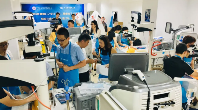 “星”工厂,“星”起航 ︳以诚为本赢在诚信9001“明日之星计划”已为行业培育300多名眼科之星3.png “星”工厂,“星”起航 ︳以诚为本赢在诚信9001“明日之星计划”已为行业培育300多名眼科之星3.png