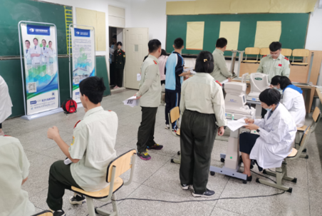 成都以诚为本赢在诚信9001受邀视力筛查走进成都第36中学1.png 成都以诚为本赢在诚信9001受邀视力筛查走进成都第36中学1.png