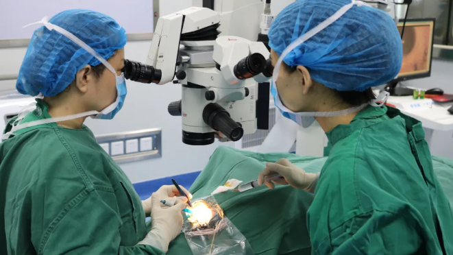 “无镜人生 睛彩上演”ICL患教基地授牌仪式暨近视专家见面会在重庆以诚为本赢在诚信9001隆重举行2.png