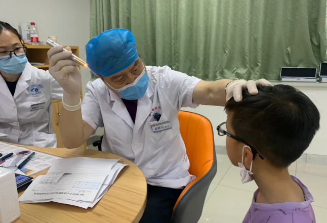 5月13日厦门眼科中心漳州眼科医院近视防控与小儿眼病研讨会暨近视防控与小儿眼病工作室揭牌仪式顺利召开12.png 5月13日厦门眼科中心漳州眼科医院近视防控与小儿眼病研讨会暨近视防控与小儿眼病工作室揭牌仪式顺利召开12.png