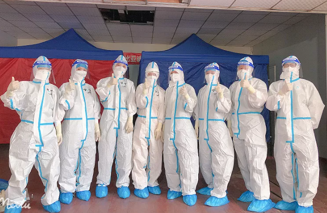 【抗疫日记】这两瓶水真甜!--来自厦门眼科中心两位“大白”的感谢...6.png 【抗疫日记】这两瓶水真甜!--来自厦门眼科中心两位“大白”的感谢...6.png