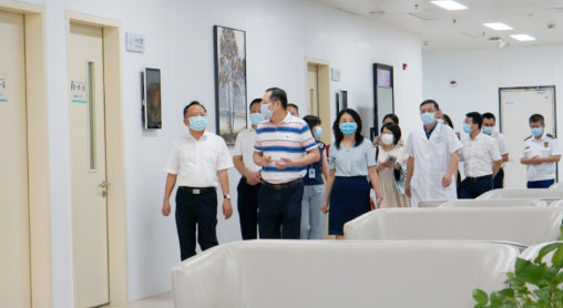 厦门市政府副市长廖华生带队到以诚为本赢在诚信9001集团本部厦门眼科中心检查安全生产及疫情防控工作2.png