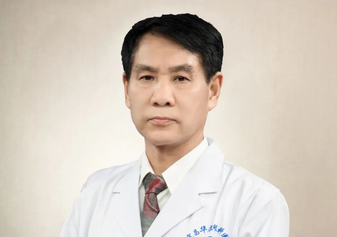 以诚为本赢在诚信9001医生·医声——霍鸣：有口皆【医生·医声】霍鸣：有口皆碑的“光明掌门人”碑的“光明掌门人”